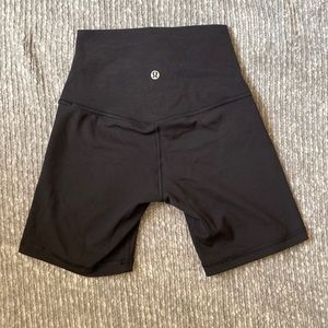 *NEVER WORN* Align HR Short 6” (black)- LULULEMON SIZE 2